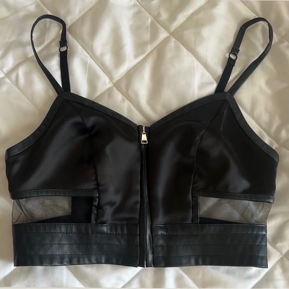 Bebe 2 piece set - Picture 2 of 6